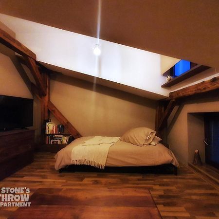 A Stone'S Throw Apartment Kraków Zewnętrze zdjęcie