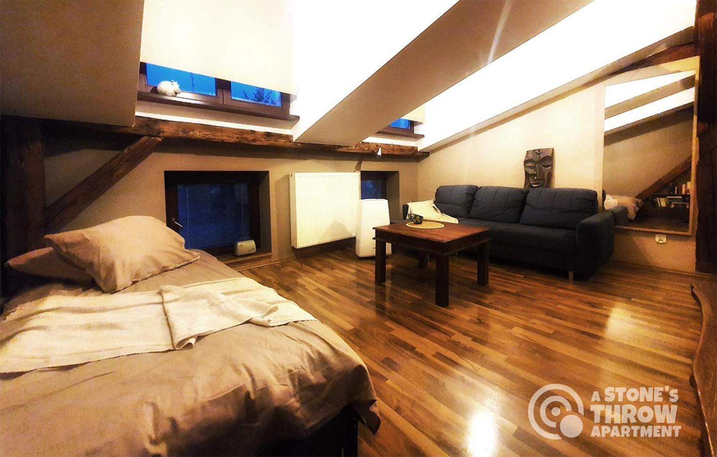 A Stone'S Throw Apartment Kraków Zewnętrze zdjęcie