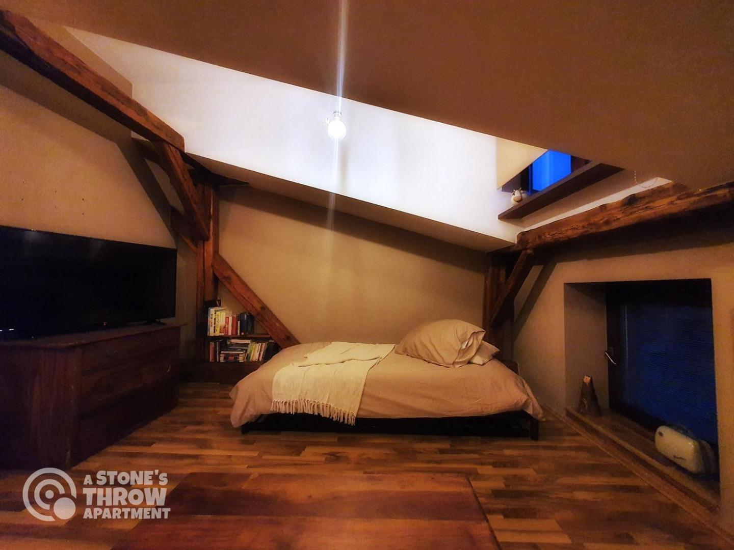 A Stone'S Throw Apartment Kraków Zewnętrze zdjęcie
